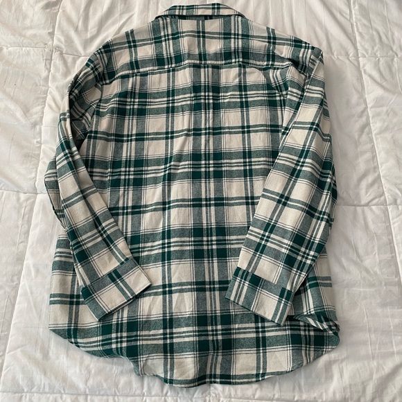 NWT Old Navy Cream and Green Long Sleeve Button Down Flannel Shirt - Picture 8 of 8